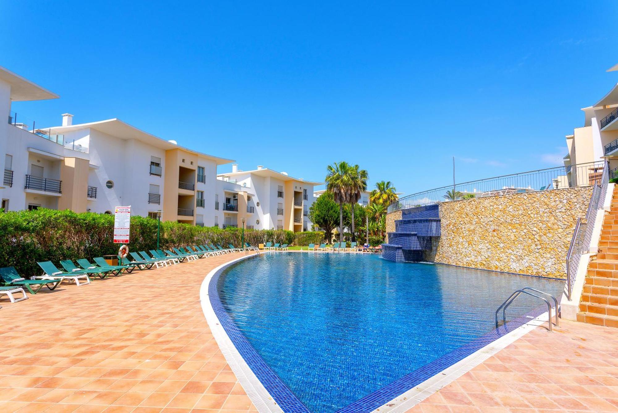 Bnb Homes Ocean View Apartment With Relax Terrace, 2 Swimming Pools & Tennis Court Albufeira Dış mekan fotoğraf